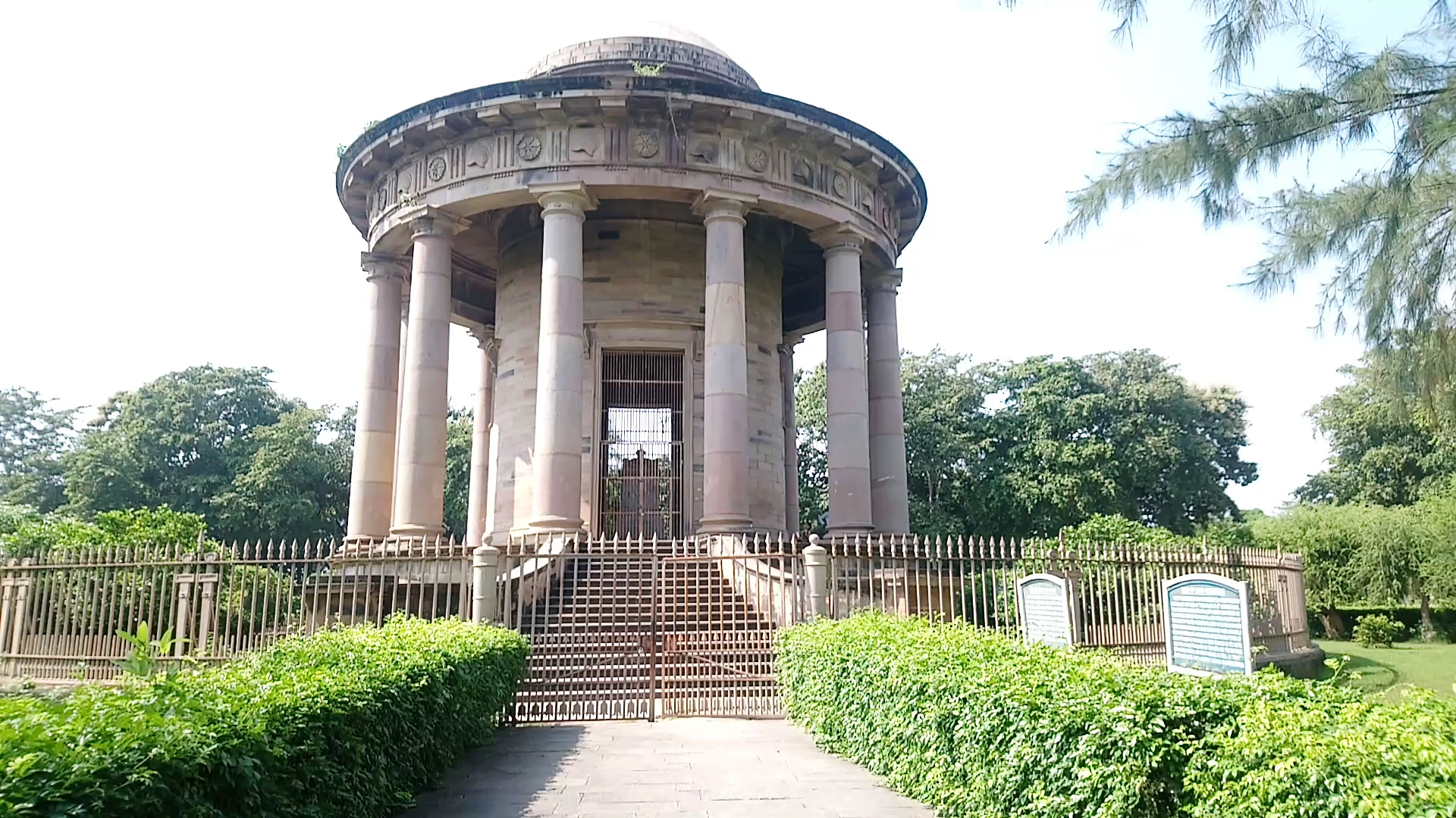 Cornwallis Tomb Ghazipur